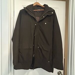Brown men’s north face jacket. Very warm and great condition!